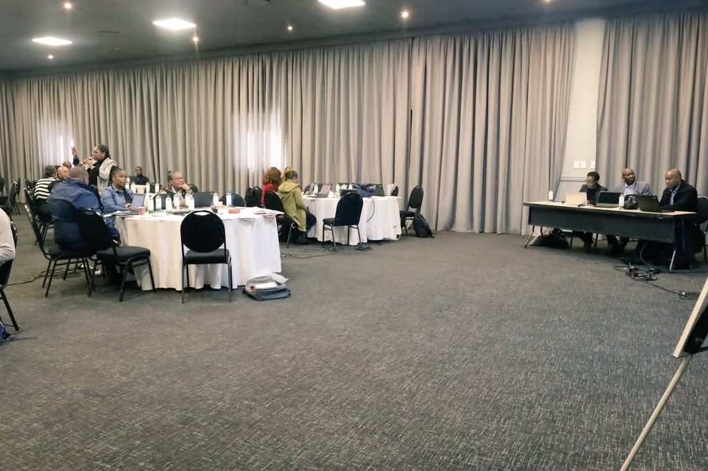 Day 2 of #MoodleTraining 

Subject Advisors &amp; officials dive into practical sessions—creating interactive questions to boost digital learning and effective assessments.

#DigitalLearning #EdTech