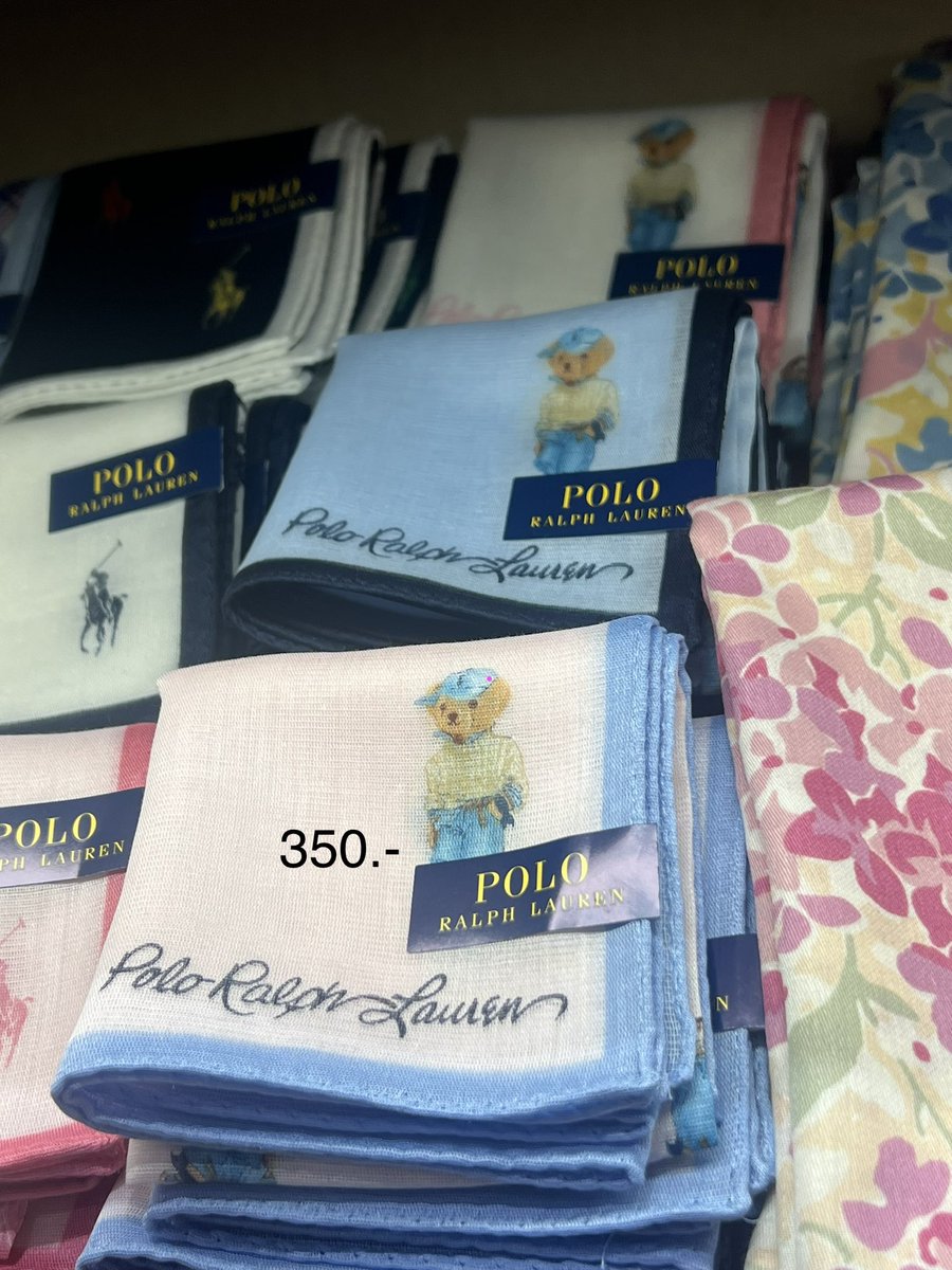 chuchu_preorder's tweet photo. รับหิ้วผ้าเช็ดหน้า vivien westwood, Ralph Lauren
ราคาเริ่มต้น 350🙌🏻
รอของ 7-10 days
#หิ้วญี่ปุ่น #ผ้าเช็ดหน้า #viviennewestwoodthailand #VivienneWestwood https://t.co/HOBiQ1tCPu