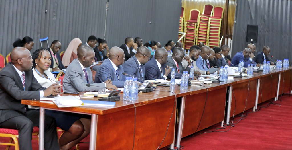 Ministry of Finance (@mofpedu) on Twitter photo HIGH IMPACT PROJECTS OF NDPIV:
Minister of State for General Duties <a href="/henrymusasizi1/">Hon Henry Musasizi</a> has told <a href="/Parliament_Ug/">Parliament of Uganda</a> Committee on the Budget that <a href="/GovUganda/">Government of Uganda</a> has in FY 2025/26 provided Shs. 18.509 trillion allocation under the development budget to cater for the ready high multiplier HIGH IMPACT PROJECTS OF NDPIV:
Minister of State for General Duties <a href="/henrymusasizi1/">Hon Henry Musasizi</a> has told <a href="/Parliament_Ug/">Parliament of Uganda</a> Committee on the Budget that <a href="/GovUganda/">Government of Uganda</a> has in FY 2025/26 provided Shs. 18.509 trillion allocation under the development budget to cater for the ready high multiplier