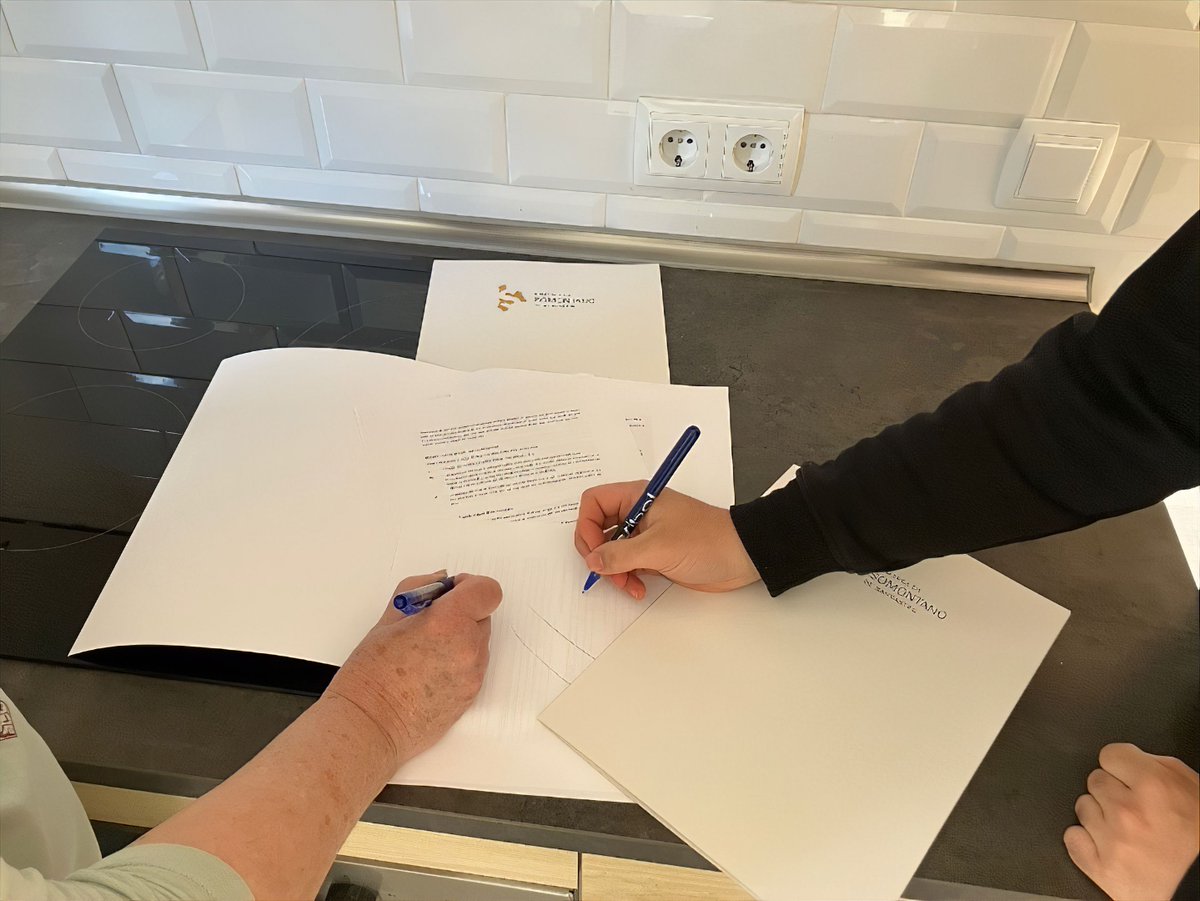 ¡Bienvenido a #Lascellas! 🎉 Nuevo poblador llega gracias a #SomontanoAlquila. Viene de BCN a trabajar en Barbastro. ¡Gracias a propietaria y empresa por confiar! 😊
¿Buscas casa en Somontano o quieres alquilar la tuya? 👉 somontano.org/somontanoalqui…
 📞974316155 | 638295811