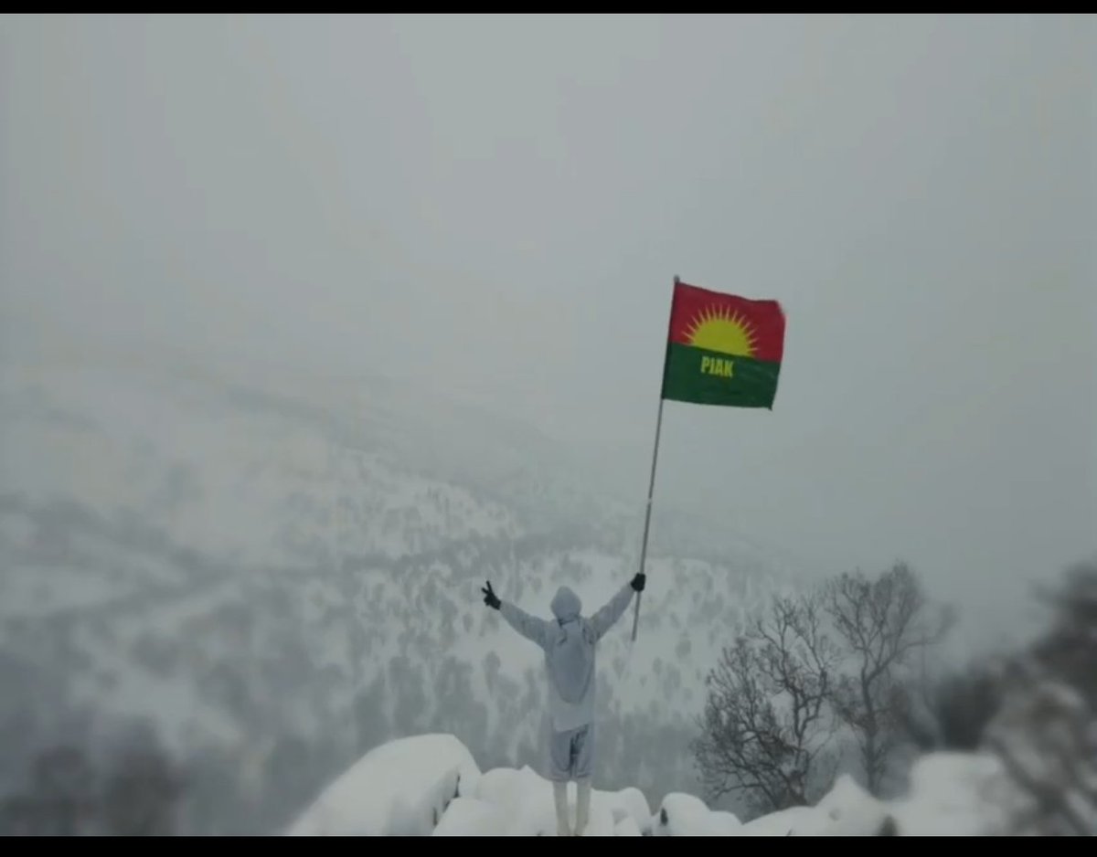 nezelali's tweet image. If the process is successful in the north, the Zagros Mountains will be entrusted to the eagles of Eastern Kurdistan. 🦅Bijî #PJAK 🌹