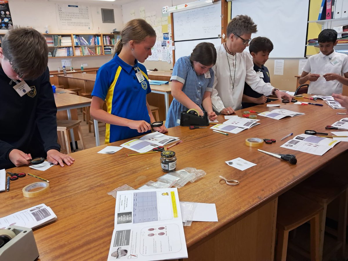 ScienceFernhill's tweet image. Fingerprint and soil analysis underway in the physics lab @FernhillSchool #EverydayisOpenDay