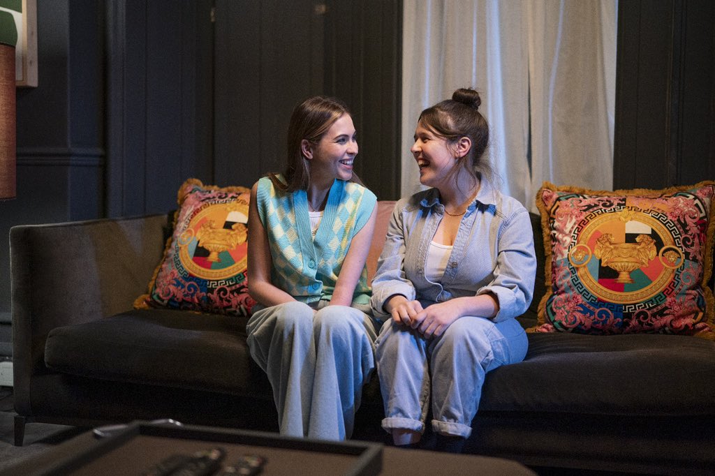 HelloMerman's tweet image. Written by Rosie Jones and Peter Fellows, first look images have been released for Pushers (previously announced asDisability Benefits) which is coming to @Channel4 next month. Produced by Merman Television and @2LEMedia.

hellomerman.com/tv-film/uk/new…