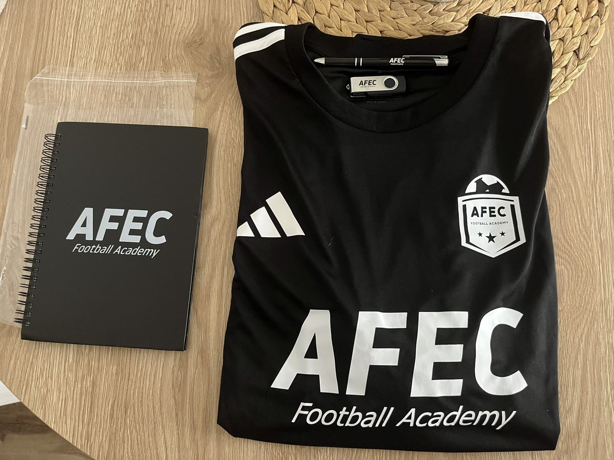 Dani Rivera (@riverita88) on Twitter photo YA TENGO TODO!!! <a href="/afecfa/">AFEC - Football Academy</a> seguimos con la formación de Director Deportivo, uniformado y con herramientas 😊😊 #hazdetuPasiontuProfesion YA TENGO TODO!!! <a href="/afecfa/">AFEC - Football Academy</a> seguimos con la formación de Director Deportivo, uniformado y con herramientas 😊😊 #hazdetuPasiontuProfesion