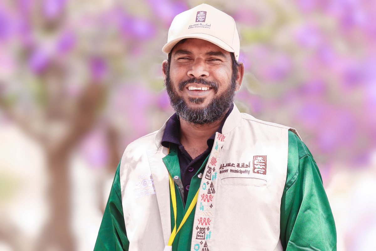 asirmunicipal's tweet photo. كلنا تفاعلنا مع #الجاكرندا ومحمد علي 
صور اللي في خاطرة 💜

#امانة_عسير https://t.co/xh1G3oLS9I