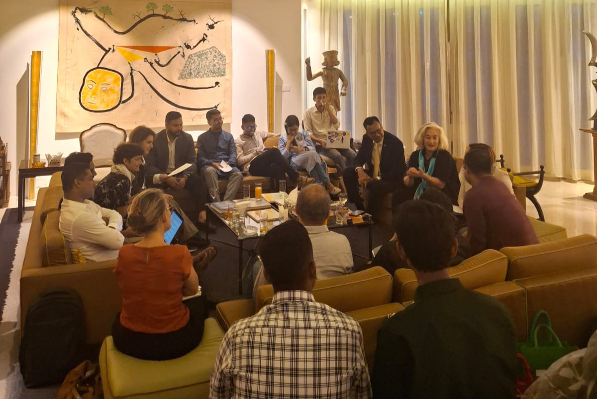 France in Bangladesh 🇫🇷🇪🇺 (@fraubangladesh) on Twitter photo Amb. <a href="/MarieMasdupuy/">Marie Masdupuy</a> welcomed the 🇧🇩 Climate Communicators Community -a dynamic group of youth, experts & advocates -for an evening of brainstorming ahead of #UNOC3🇫🇷#COP30🇧🇷
France stands with Bangladesh in the fight against the impacts of climate change. 🌍🌊 #ParisAgreement Amb. <a href="/MarieMasdupuy/">Marie Masdupuy</a> welcomed the 🇧🇩 Climate Communicators Community -a dynamic group of youth, experts & advocates -for an evening of brainstorming ahead of #UNOC3🇫🇷#COP30🇧🇷
France stands with Bangladesh in the fight against the impacts of climate change. 🌍🌊 #ParisAgreement