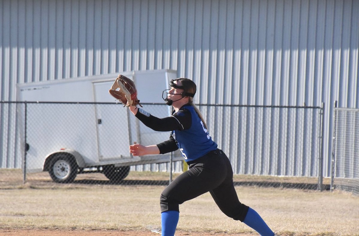 GAMEDAY‼️ The girls look to keep up the phenomenal game they played yesterday as we head over to Holdingford to take on the Huskers in a big Central Minnesota Conference doubleheader game. First game is scheduled for 4:00 and second game set for around 6:00. HUSTLE.HIT.NEVER QUIT