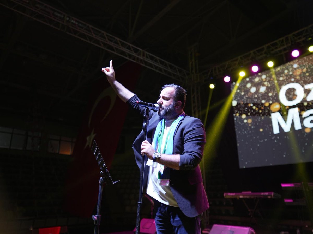 📍RİZE

Ülkü Ocakları Rize İl Başkanlığı tarafından düzenlenen "Türk Gençlik Şöleni" temalı konserde Ülkü Ocakları Genel Merkez Sanatçılarımız Alperen Kekilli ve Ozan Manas sahne aldı.