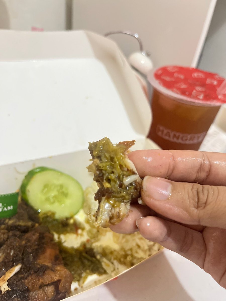 Punten, keburu laper liat Ayam Goreng Mak Dura by Hangry pake sambel ijo 🤤🤤🤤

Ga salah jadi rekomendasi Ria SW, senikmat itu🤌🏻🤌🏻
