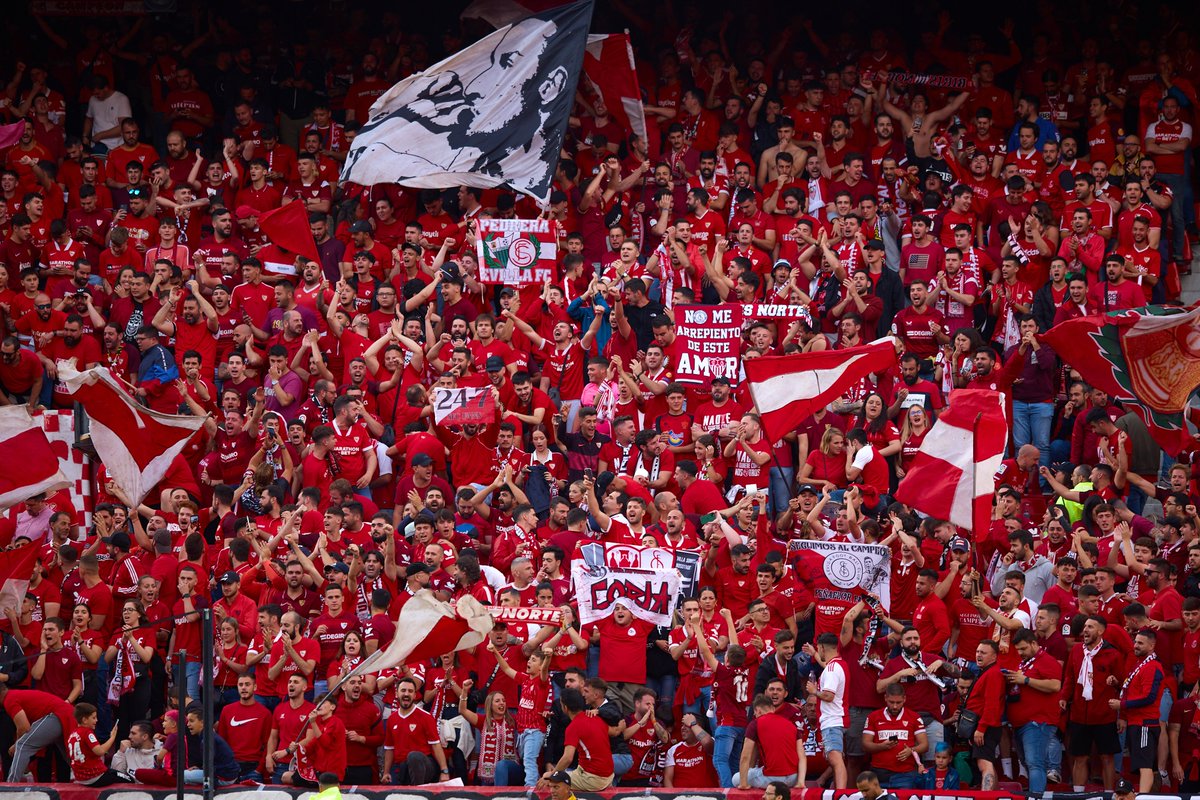 🔴 #TodoAlRojo

📢 Presión al rival, son al menos igual de malos, y la presión del descenso les debe poder.

⚫️ Presión al árbitro, a tope, que al menos no nos jodan como casi siempre.

💪 Celebrar cada balón dividido ganado, cada córner, cada falta a favor.

#SevillaFC