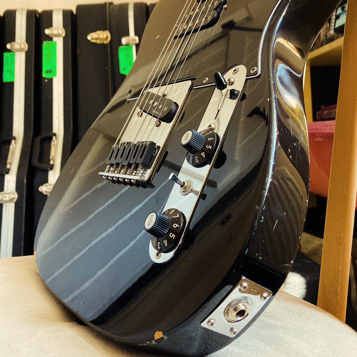 Slowly easing back in to work. Thanks to all who have been so supportive &amp; patient. 

For now, here’s a picture of my previously knobless, battered, beaten old Tele featuring new witch hat knobs from @homeoftonejames
