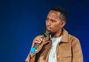 DAVID Bayingana umunyamakuru w umuhanga mu gusesengura sport neza