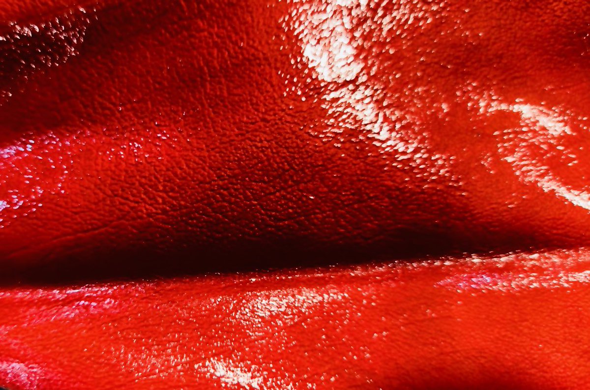 y seguimos con los pedidos especiales!
❤️☺️🎶✨
Charol arrugado rojo.
#pattentleather 
#specialorders 
#spanishhandmadeshoesforrockandrollers