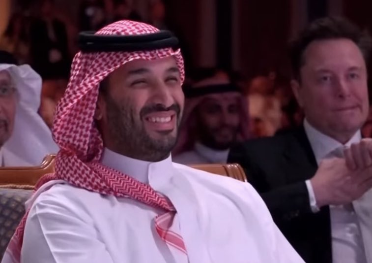 #تمرة💢|| ترامب🚨:

انا احب احب احب الأمير محمد بن سلمان كُل الحب ، إنه رجل عظيم