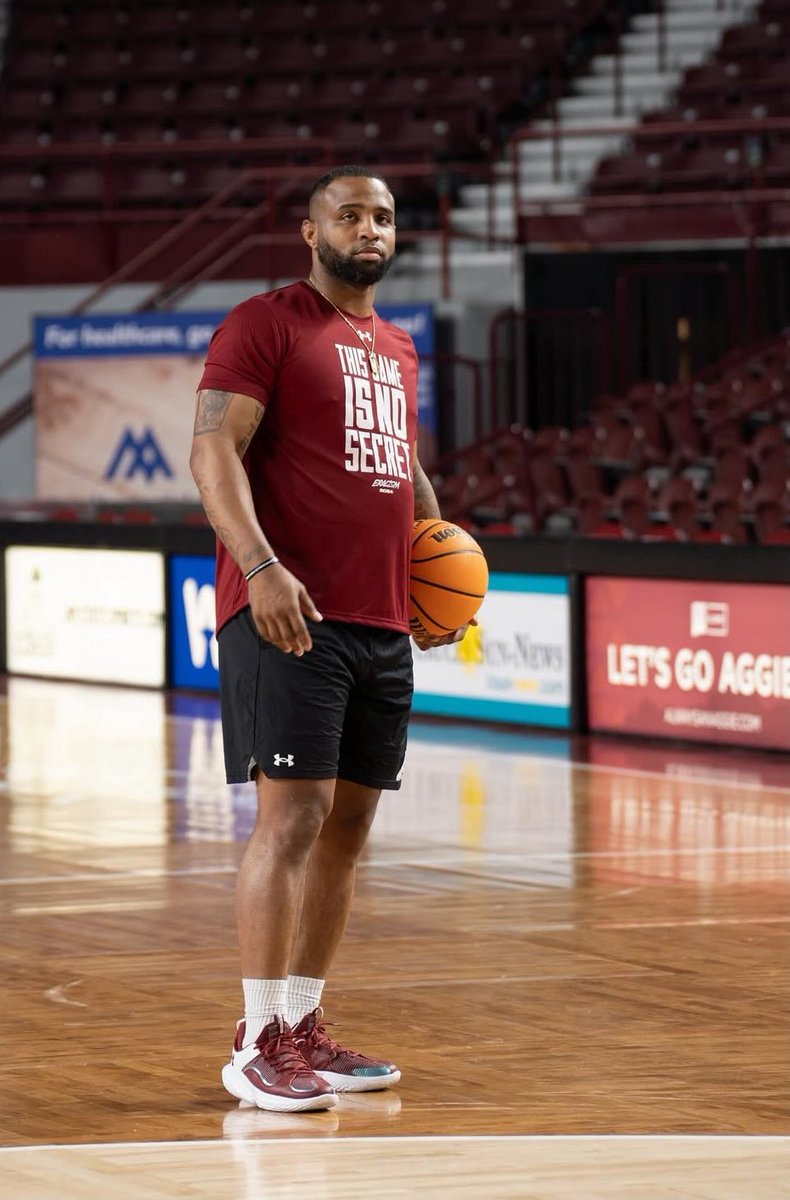 nmstatembbnews's tweet image. Former Aggie Director of Player Development Jeremie Hart will serve as head coach for Run DFW in The Basketball Tournament this upcoming July.
#AggieUp | #NoLimitsOnUs | #TeamFamilyBelieve | @nmsu | @NMStateMBB | @RunDFWTBT | @thetournament