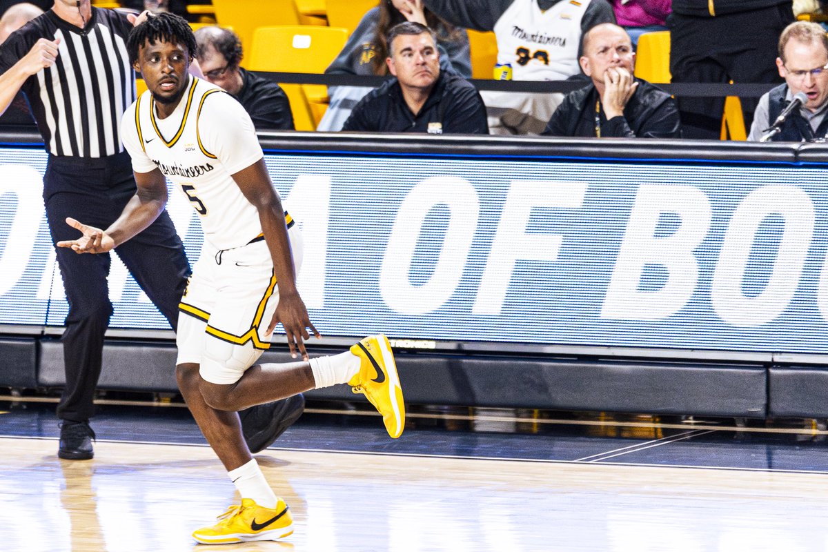 𝗔 𝘁𝗿𝘂𝗲 𝗵𝗼𝗺𝗲-𝗰𝗼𝘂𝗿𝘁 𝗮𝗱𝘃𝗮𝗻𝘁𝗮𝗴𝗲 

App State has posted at least 10 wins at the Holmes Center each of the last four seasons. Under Kerns, the Mountaineers are 64-25 at home. 

#TakeTheStairs