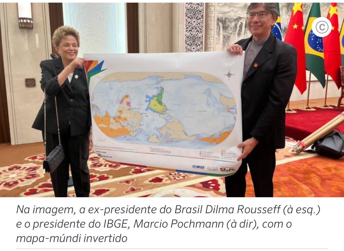 mendlowicz's tweet photo. O mundo debatendo a Inteligência Artificial e o Brasil lançando mapa de cabeça para baixo 🤡 https://t.co/AMxDijOcnN