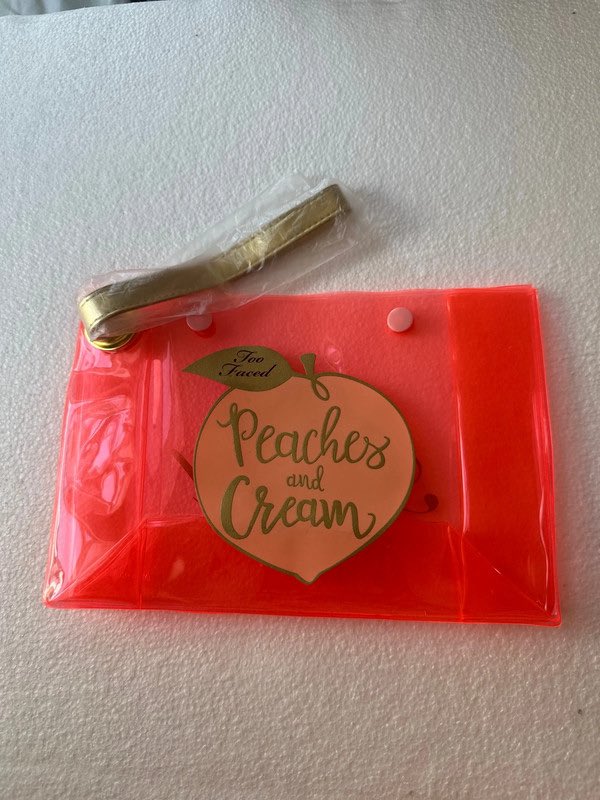 AntoniaLLewis's tweet photo. Lots of new items added to my Vinted, lots of items perfect for summer #thrifted #fashion #blogger #fashionblogger #summer  https://t.co/zwGERTLGEg https://t.co/0I26wVWPmh