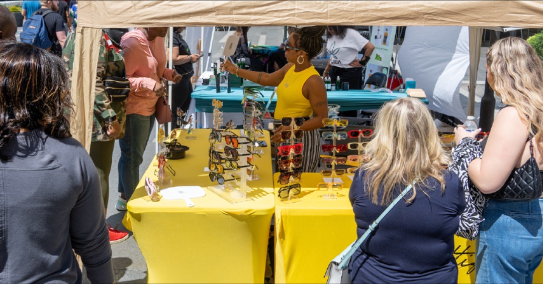 Attention vintage vendors! The Philadelphia Marketplace is hosting a Vintage Marketplace Takeover in #DilworthPark and is looking for YOU! Showcase your unique finds to eager shoppers this May and June. Don't miss out - sign up now: madeinphila.org #CCDParks