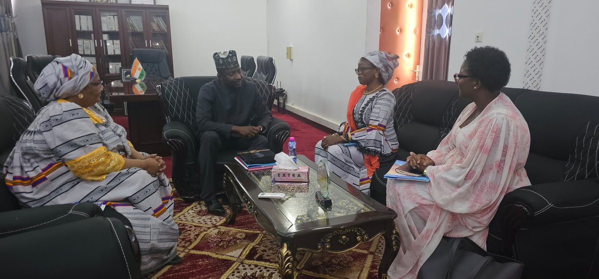 Plaisir d’avoir échangé avec le Ministre de la Communication &amp; des Nouvelles Technologies, M. Adji Ali Salatou. Ensemble, nous avons exploré comment bâtir 🤝 sur les acquis pour faire des TIC un levier d’opportunités et d’impact #PourChaqueEnfant et chaque jeune au Niger 🇳🇪.