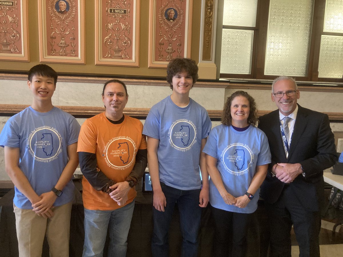 Presenting to <a href="/TonySandersSupt/">Tony Sanders</a> at the Springfield Capital building #SalemWildcatPride