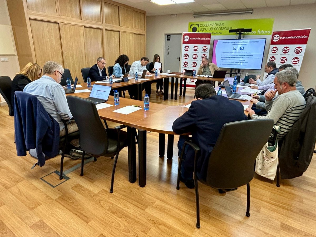 aseircam tweet media