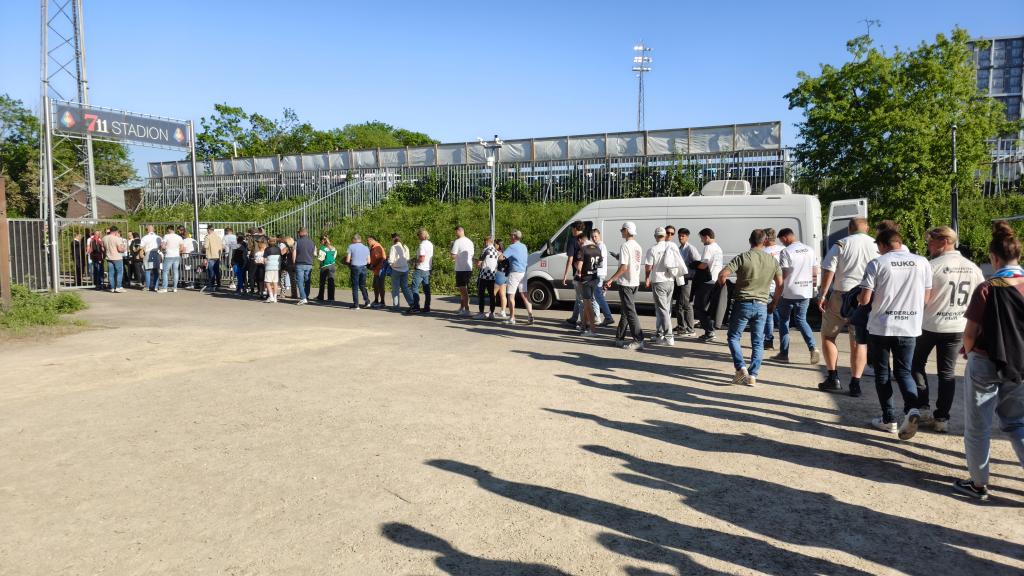 18:16 Ticketcontrole. <a href="/telstar1963nv/">Telstar 🦁</a> #telstar #witteleeuwen #KKDplayoffs #KeukenKampioenPlayOffs #telado