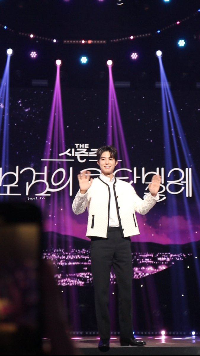 오늘도 너무 귀엽고 잘생겼던 박칸타
생각보다 앞에 앉아 볼 수 있어서 행복만땅💙
같은 시간 같은 곳에 있어서
이 내 마음이 거기 닿을 수 있어서 감사했습니다.
@bogummy
#박보검 #박보검의칸타빌레 #더시즌