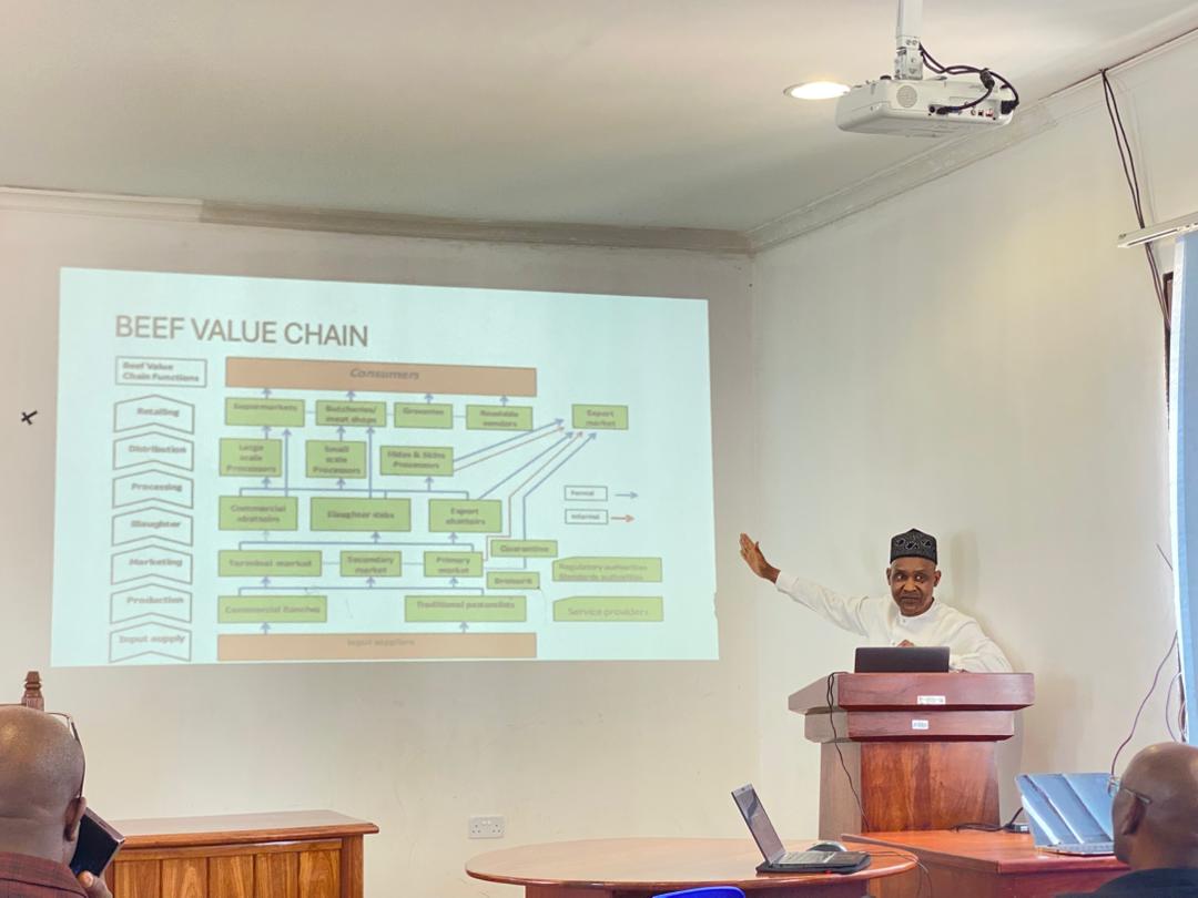 NIGERIA YAVUTIWA NA MPANGO KABAMBE WA MIFUGO TANZANIA 

Na Chiku Makwai- WMUV 
Dodoma.

Timu ya Wataalamu kutoka Wizara ya Maendeleo ya Mifugo ya nchini Nigeria ikiongozwa na Mkurugenzi Mratibu wa Programu za Kitaifa wa Wizara hiyo,  Dkt. Ishiyaku Mohammed imeonesha kuvutiwa na
