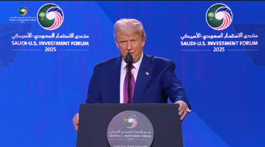 Saudi_Gazette's tweet photo. #BREAKING: Trump: I will not hesitate to use military force to defend Saudi Arabia https://t.co/4IWsYPU20d