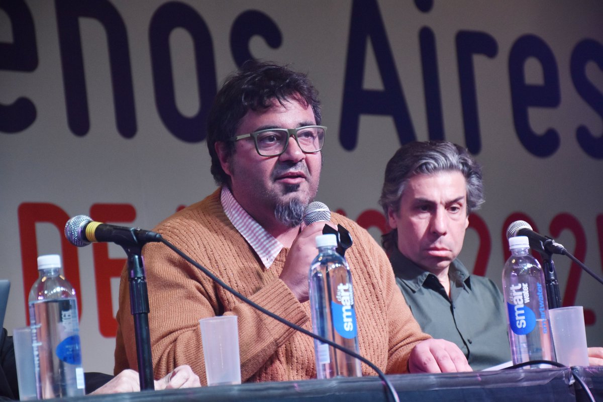 #Institucional Ante una sala José Hernández colmada, <a href="/CulturaAFA/">Cultura AFA</a> presentó "Historias de los hinchas, la cultura y sus clubes" en la 49° Feria Internacional del Libro.

📰 t.ly/MU437