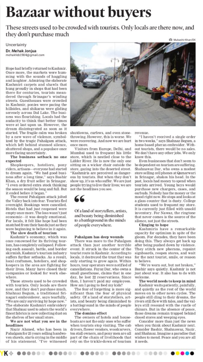 janjuamehak's tweet photo. Empty streets, shuttered shops—Kashmir's bustling bazaars wear a ghostly silence. Fear looms large after the #PahalgamAttack. Tensions between India and Pakistan have cast a heavy shadow.
#JammuAndKashmir #IndoPakTensions #KashmirBleeds 
@GreaterKashmir https://t.co/aEc29l5xQ5