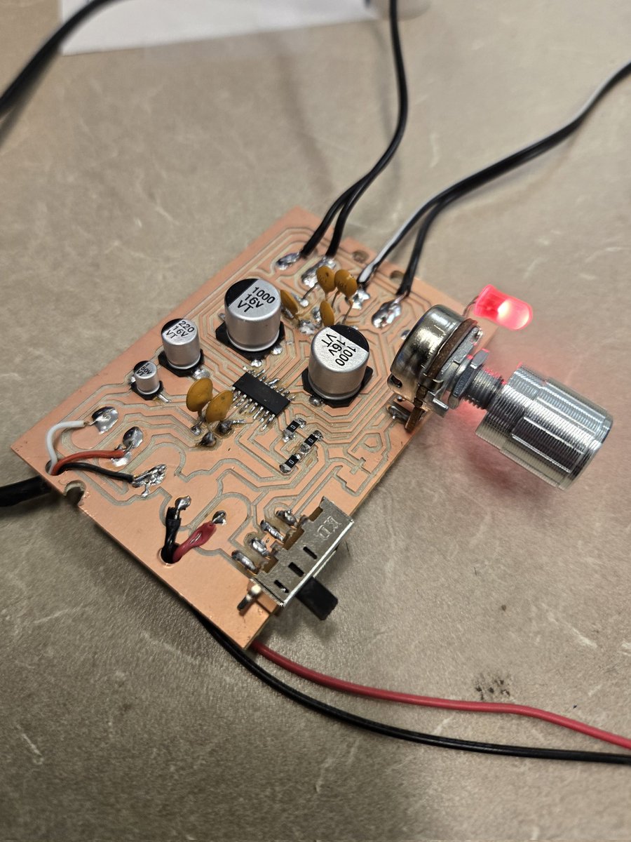 Prentice_Fablab's tweet image. 1st MP3 speaker circuit of the week completed by Trinity Senior; Caleb. My Adv. Digital Fabrication students will be spending the rest of the school year designing a custom enclosure. #FabLab #MakerEd #soldering #circuit
@MrZebrasky @TRINITY_MLUCAS @DKnause5