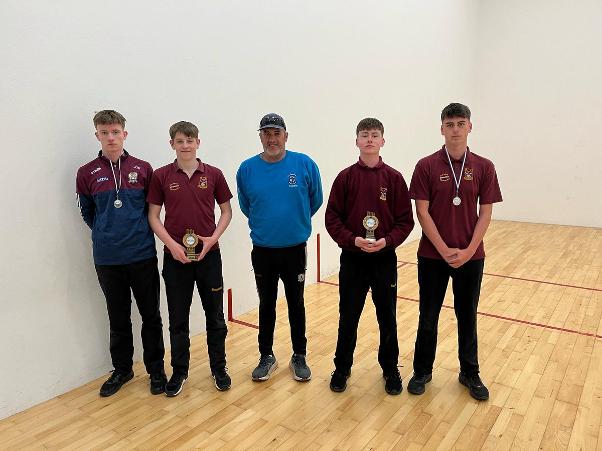 Comhghairdeas le Daniel Mac Eochagáin agus Ciarán Dwyer a bhuaigh comórtas liathróid láimhe na scoile inné. Buíochas le Mike ó clár na gcluichí Gaelacha  a d’eagraigh 🙌🏆☀️
<a href="/GRETBOfficial/">Galway and Roscommon ETB</a> #liathróidláimhe