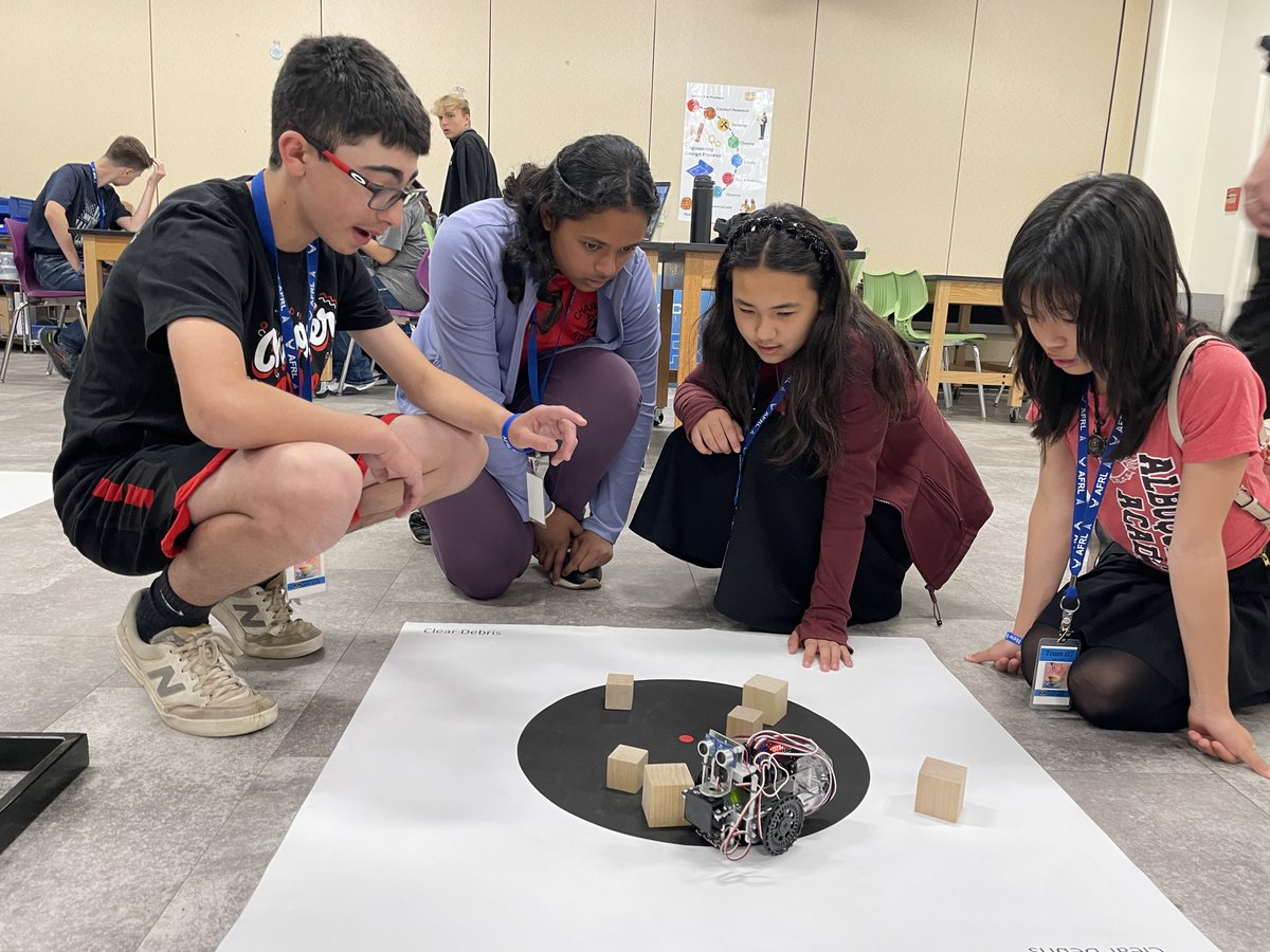 Congratulations to our Charger Robotics team – 7th graders Elena, Sahana, Oceanna, and Max – for taking the overall first prize at the AFRL Robotics Expo! 🤖 🥇 🎉

#AlbuquerqueAcademy #AcademyInMotion #STEM #ChargerRobotics