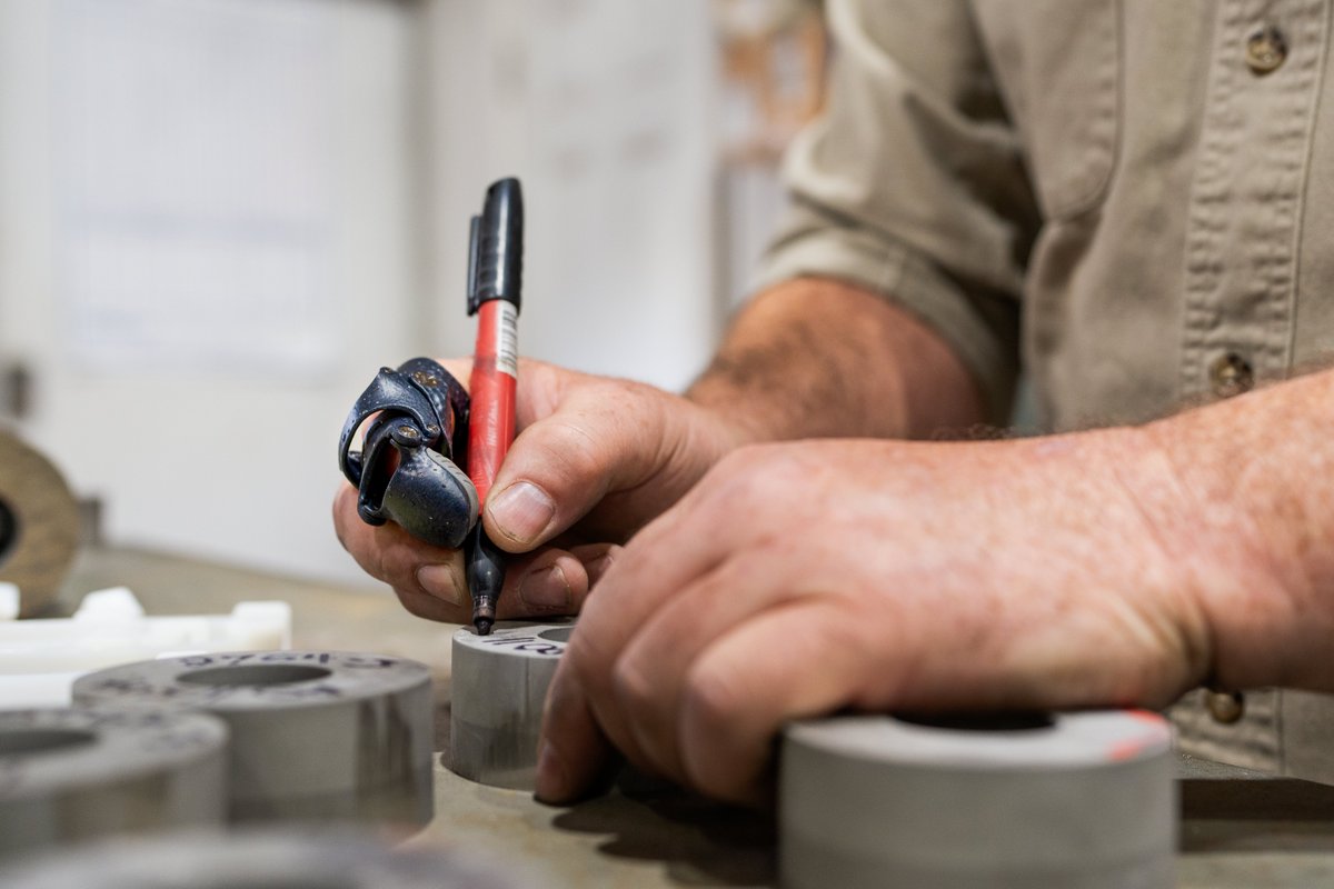 NPDevices's tweet image. The #PIPDriver helps bring back the everyday movements that once felt effortless, like the ability to write again. It is a body-driven prosthesis that restores finger length, replaces the DIP joint, and protects sensitive areas. #NakedProsthetics #ItsAllAboutFunction