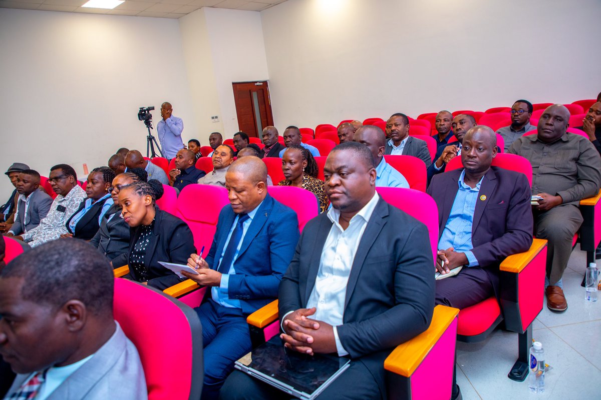 DKT.JAFO ATAKA MWANANCHI APATE BIDHAA ZENYE UBORA
 
Waziri wa Viwanda na BiasharaMhe.Dkt.Selemani Jafo(Mb) amewataka Wakala wa Vipimo (WMA) kuendelea kusimamia ubora wa bidhaa zinazozalishwa viwandani  lengo  likiwa ni  kuhakikisha mtumiaji wa mwisho  anapata bidhaa zenye ubora.