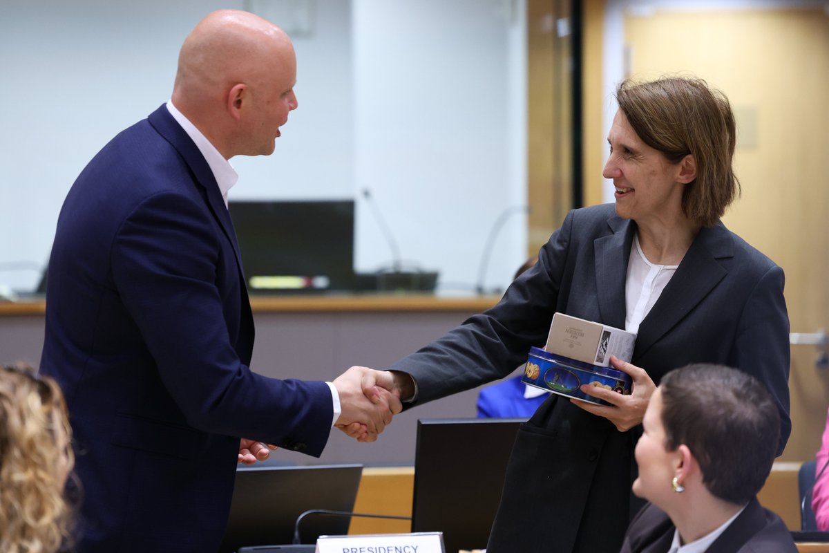Denmark in the EU (@dkineu) on Twitter photo In keeping with tradition, 🇩🇰Minister <a href="/engelschmidt/">Jakob Engel-Schmidt</a>,
🇵🇱 <a href="/HannaWroblewska/">Hanna Wróblewska</a> and <a href="/piotr_borys/">Piotr Borys</a> exchange gifts at the final #EYCS Council meeting on Culture and Sport before the DK Presidency takes over. We appreciate your strong leadership and are excited to continue the good work. 🇪🇺 In keeping with tradition, 🇩🇰Minister <a href="/engelschmidt/">Jakob Engel-Schmidt</a>,
🇵🇱 <a href="/HannaWroblewska/">Hanna Wróblewska</a> and <a href="/piotr_borys/">Piotr Borys</a> exchange gifts at the final #EYCS Council meeting on Culture and Sport before the DK Presidency takes over. We appreciate your strong leadership and are excited to continue the good work. 🇪🇺
