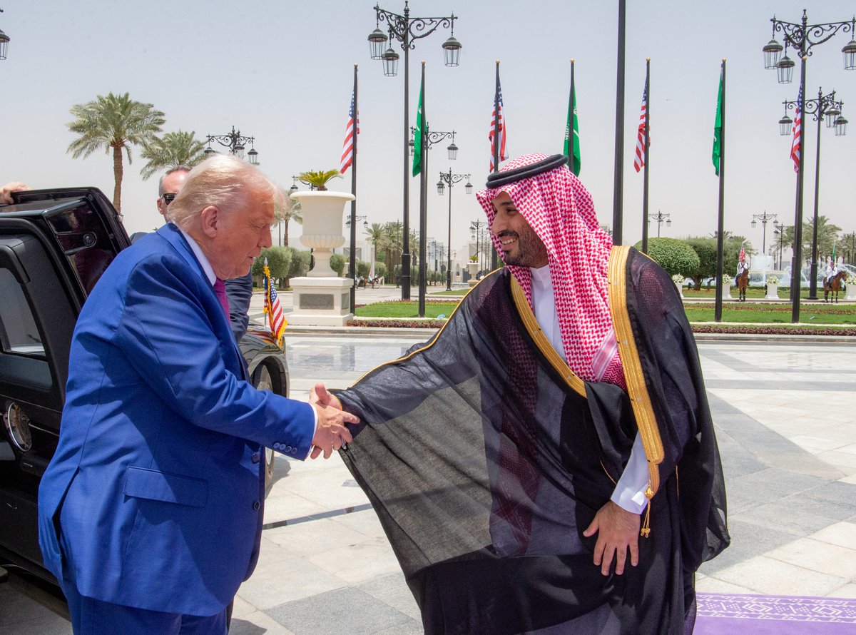 سمو #ولي_العهد⁩ يستقبل في الديوان الملكي بقصر اليمامة في الرياض فخامة رئيس الولايات المتحدة الأمريكية.

#الرئيس_الأمريكي_في_المملكة
#٩٢_عامًا_من_الشراكة_والازدهار
#TrumpInKSA 
#واس