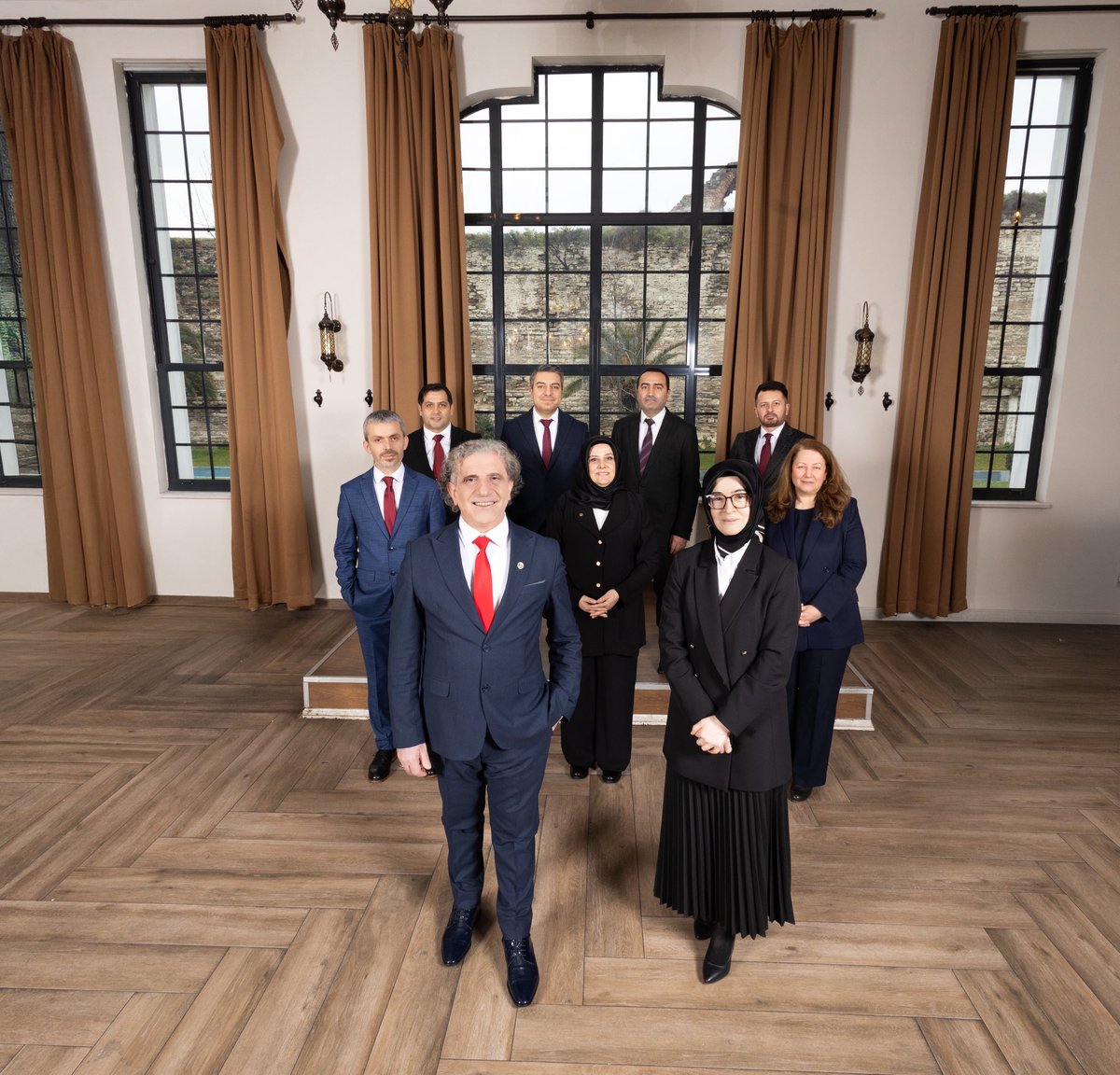 ismmmd's tweet photo. 15 Haziran 2025 günü yapılacak @ISMMMODASI seçimleri için adayımız @HakanUstabas08 ın @yenisafak da yayınlanan açıklamaları.

https://t.co/YAyyMzRU2T https://t.co/pOnppTE6Ob