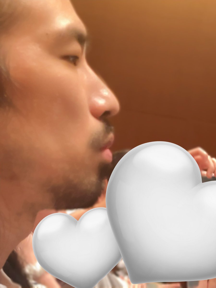 sx_o2i's tweet image. 隣から撮れたのこれだけ あとは手が震えてて無理でした 誰か恵んでください😭