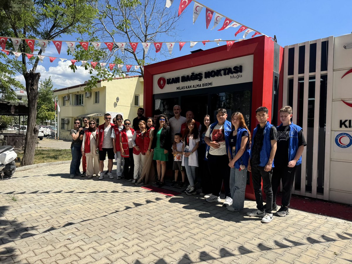 Kızılay’a kan bağışında bulunduk❤️ Her damla, bir hayat kurtarabilir. 🩸 Destek olmak için bir araya geldik. #KanBağışı