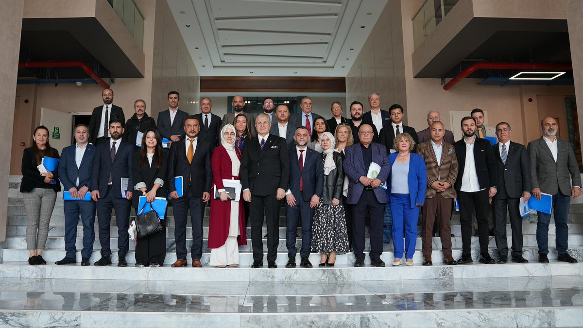 Küçükçekmece Kent Konseyi olarak, yeni dönem Yönetim Kurulu Üyelerimizle ilk toplantımızı Başkanımız Sayın Prof. Dr. Mustafa Aydın’ın ev sahipliğinde İstanbul Aydın Üniversitesi’nde gerçekleştirdik. 

Toplantımızda mevcut çalışmalarımızın değerlendirmesini yaparak,++