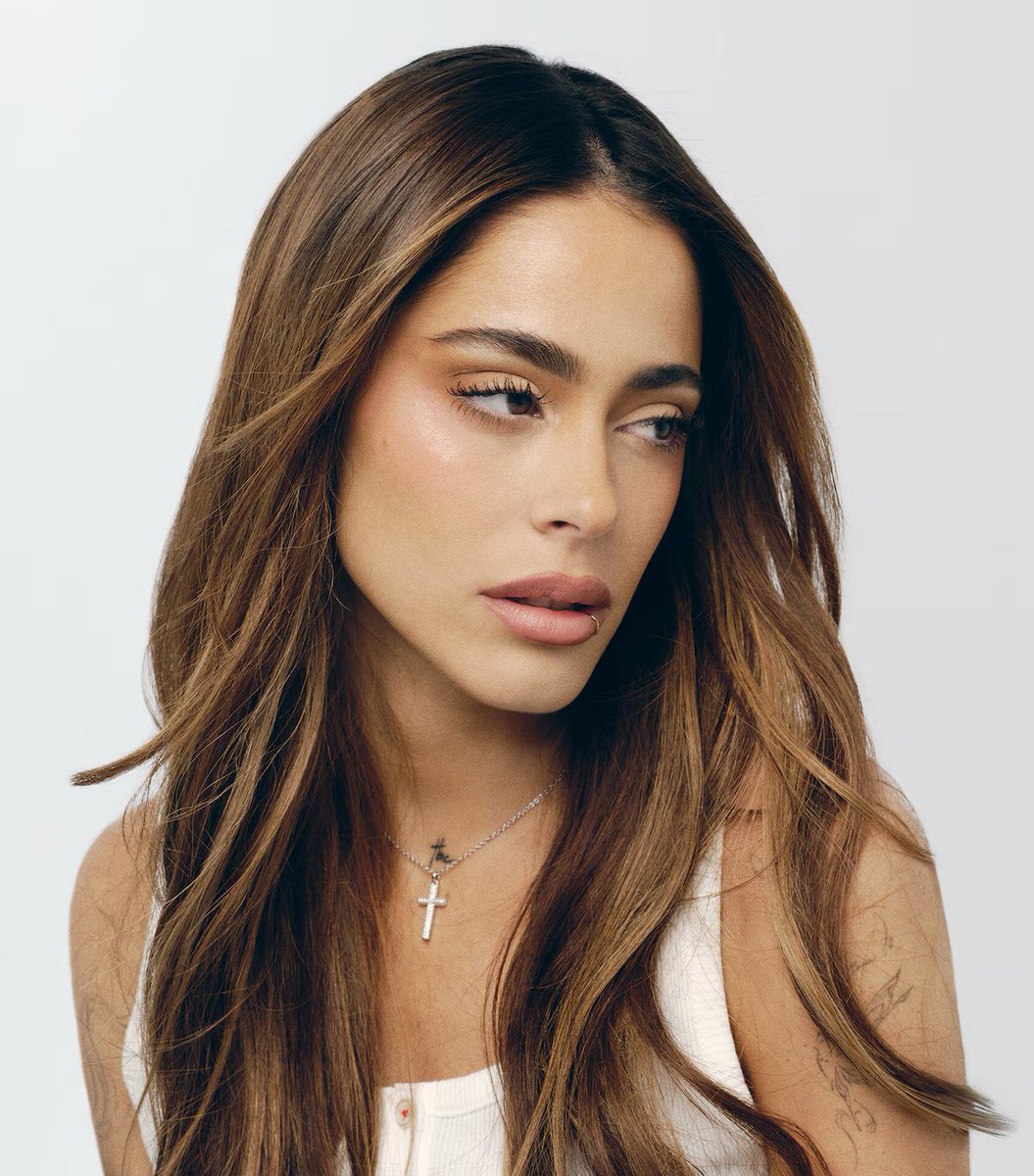la_triplete's tweet photo. TINI x QUEVEDO X EL CORTE INGLÉS AAAAAAAAAAAAAA https://t.co/0jQ5wdKwjd