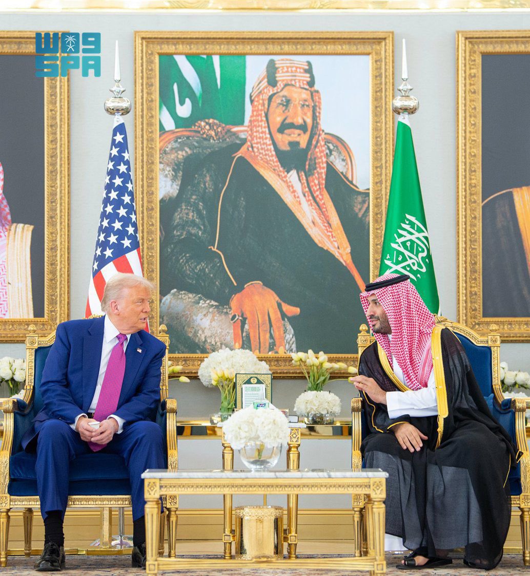 Alknanii07's tweet image. #ترامب_في_السعوديه
#الرياض #ترامب #السعودية_العظمى
#الرئيس_الأمريكي_في_المملكة
#المملكة_العربية_السعودية
أرض القيادة والريادة عاصمة القرار #الرياض
دمة فخراً يا وطني ودام عزك 🇸🇦
وحفظ الله القائد الملهم #محمد_بن_سلمان
حبيبنا وحبيب الشعب العظيم 🇸🇦