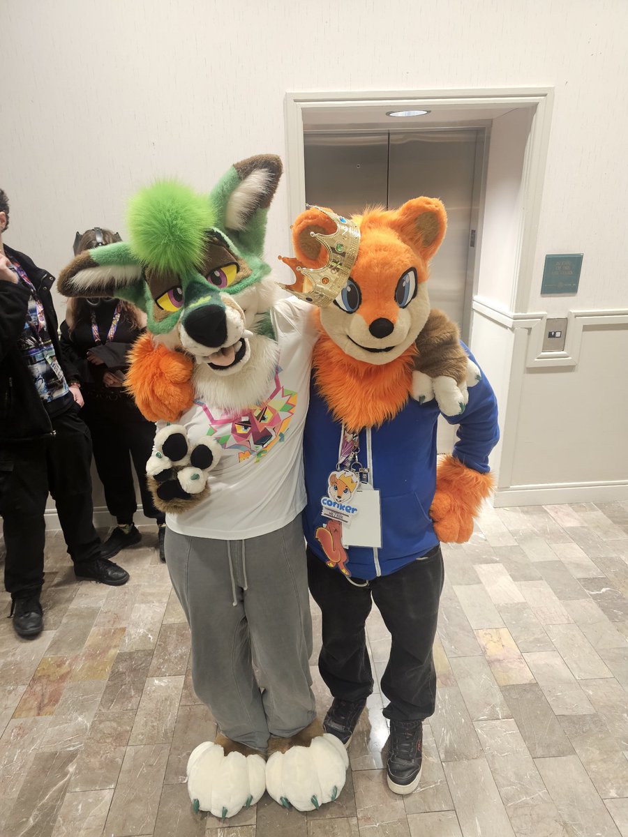 Had to get pics with some of my favorite dancers at #mcfc2025 
<a href="/ScooterThePanda/">Scooter 🔜IFC</a> <a href="/xbadfurday/">contraband fursuit 🤓🍃🔜 AQF, MFF</a> <a href="/shaydestuckk/">Shayde❓</a> <a href="/Luxtricity/">Luxtricity 💚⚡️🔜 MFF</a>