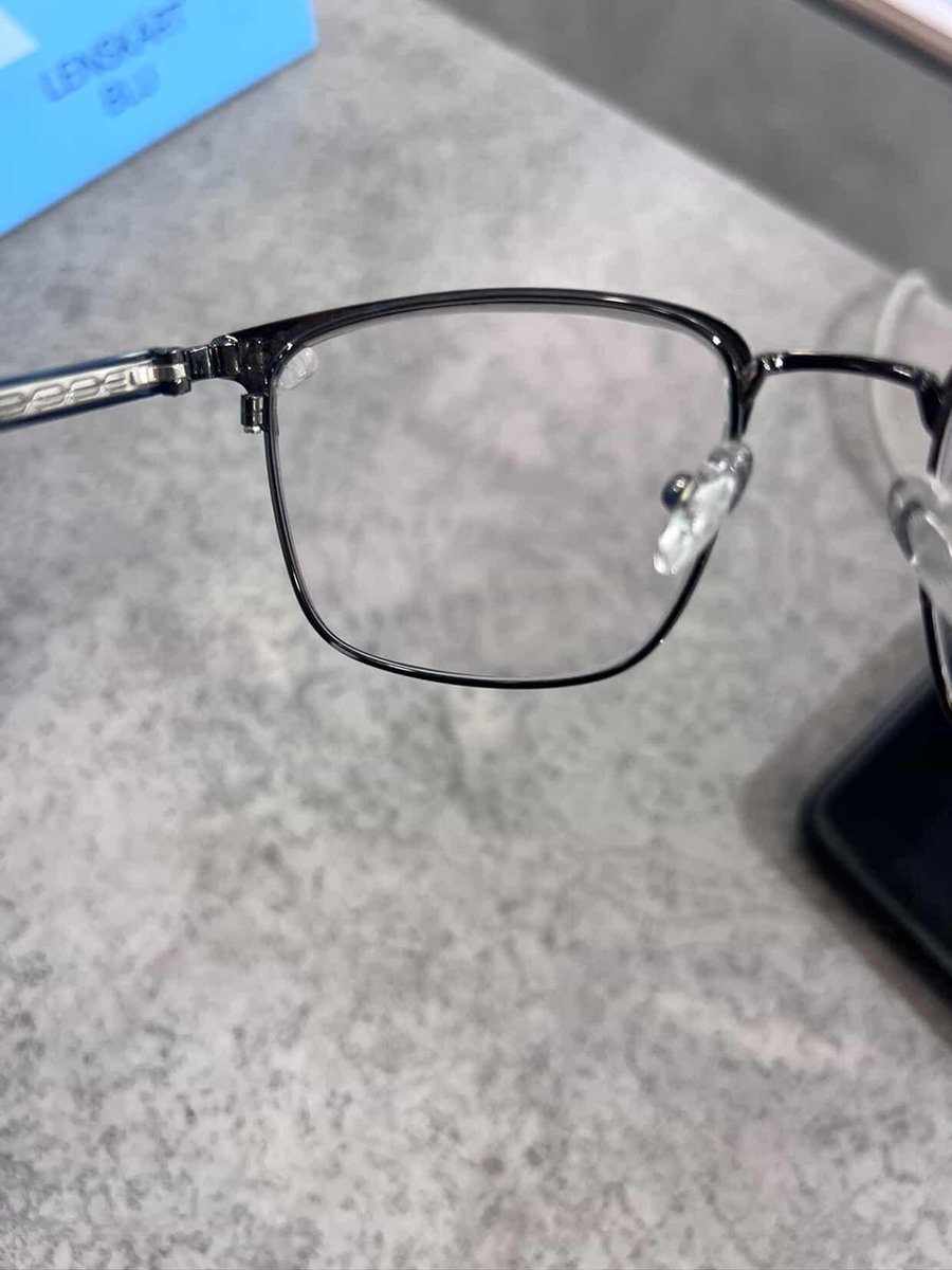RobinKaryeth's tweet photo. Extremely disappointed with @Lenskart_com. Bought glasses in Feb from Vinayaka Nagar, Bagalur Cross, Bangalore. In May, parts started falling off. Lens cracked after poor repair, and store refuses to fix it. Worst experience, poor quality &amp; service. #Lenskart #CustomerComplaint https://t.co/Nyif02EtbR