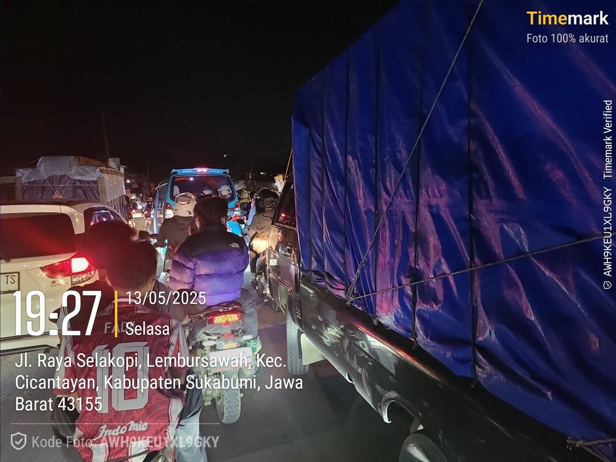 izarasid's tweet photo. Kesulitannya apa yah min buat bisa tertib berlalu lintas ? @txtdarisukabumi https://t.co/yC65U2LYH7