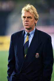 The last Real Madrid coach to win back-to-back La Liga titles: Leo Beenhakker in 1989.