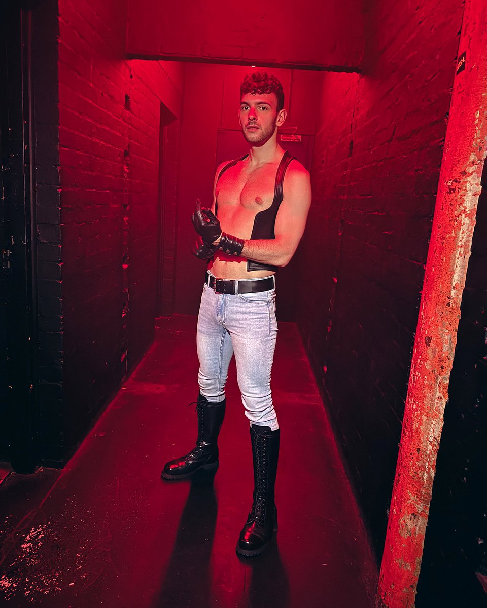 FetishDreamer tweet media